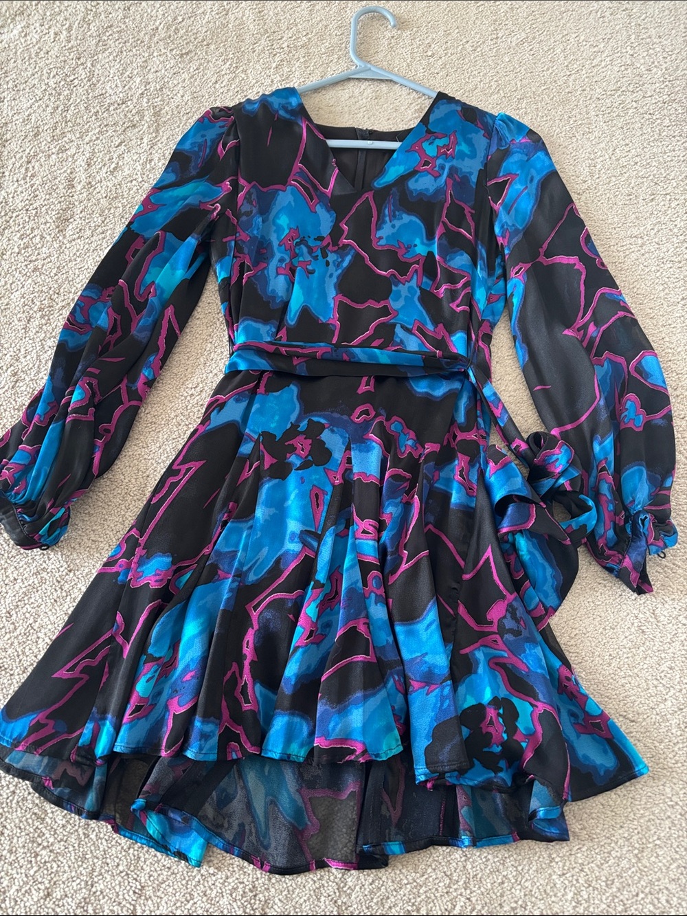 White House Black Market Black godet DressBlue & Magenta Abstract Print 00P